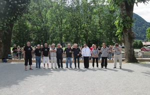 Thônes 2015 les finalistes et arbitres avec le Pt J. Crégniot