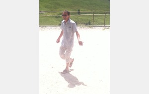 notre président qui nous fait un pas de danse, attention au soleil!!!