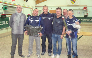 2è: Michel Desbois & J-Paul Agazzoni avec Christine Orsat, Angelo Rizzeli & Mathias Meynet (Amicale du Foot).